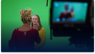 camera focussing on actor in front of greenscreen